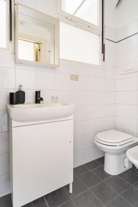 Relax Sui Navigli Apartment มิลาน ภายนอก รูปภาพ